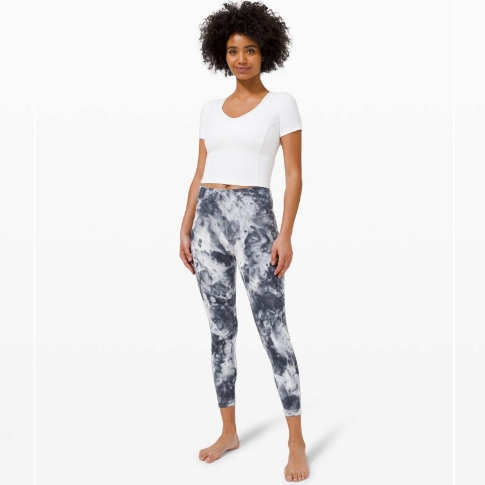 Lululemon Wunder Under High-Rise Tight 26” Tie Dye Navy and White Size 10